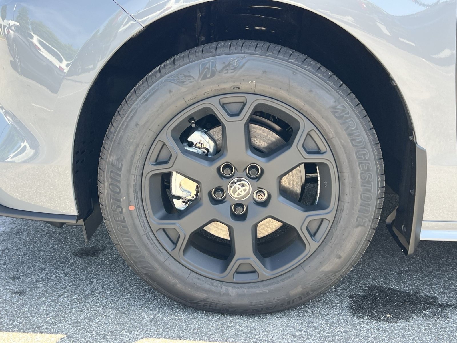 New 2026 Toyota Sienna XLE Woodland Edition AWD/4WD image 5