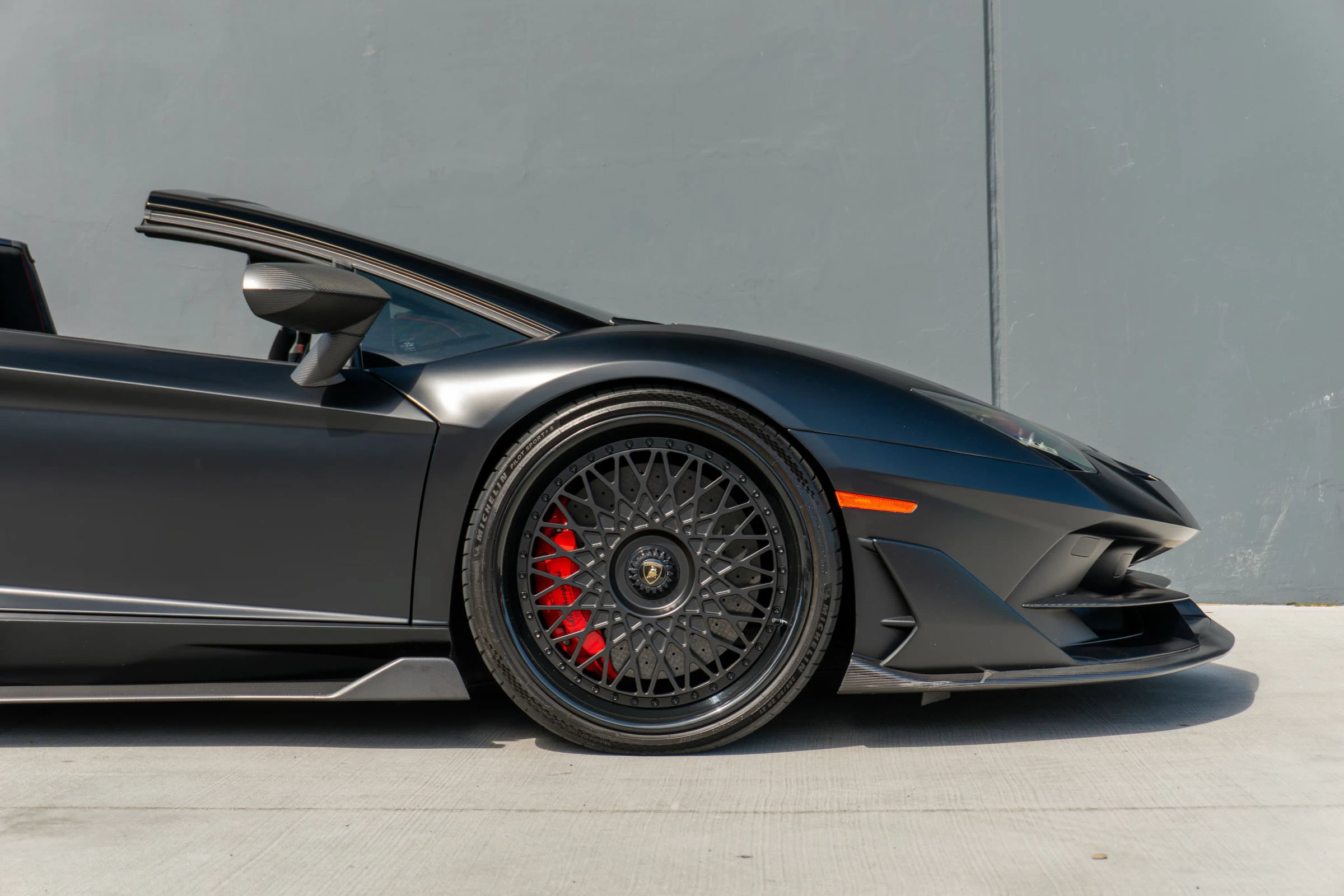 Used 2020 Lamborghini Aventador SVJ AWD/4WD image 43