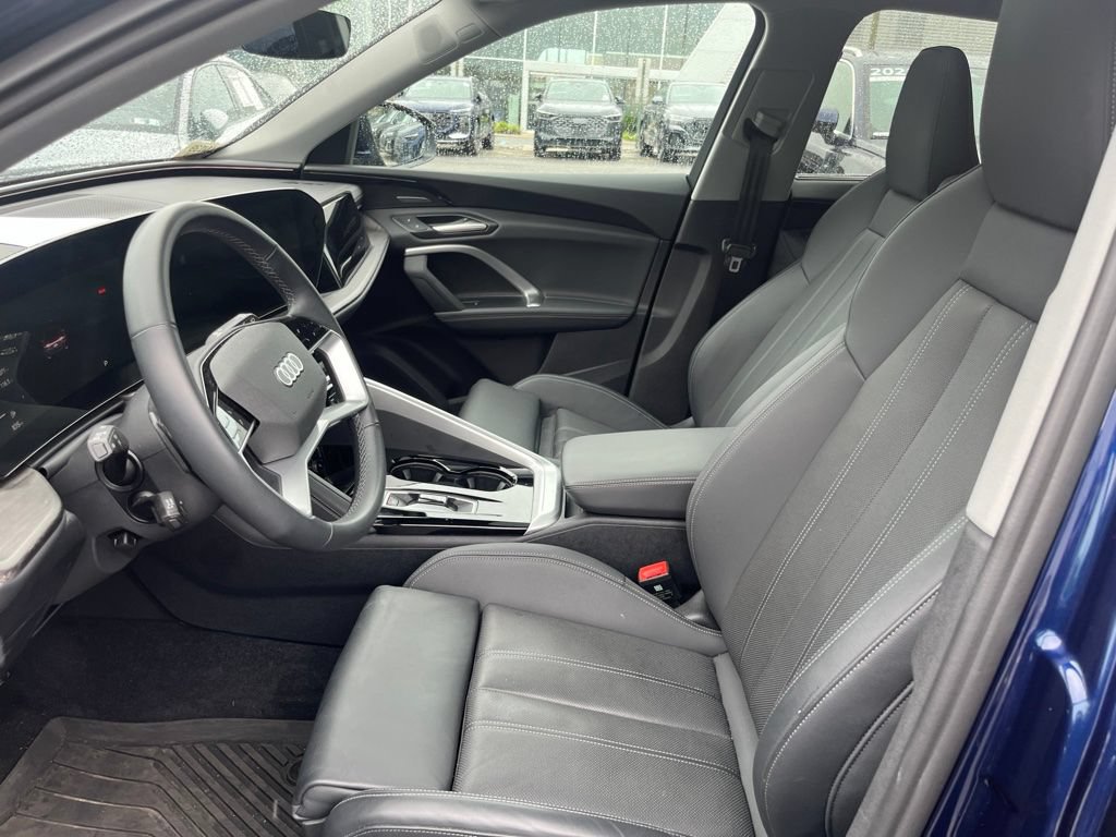 Used 2025 Audi Q5 Premium Plus w/ Premium Plus AWD/4WD image 9