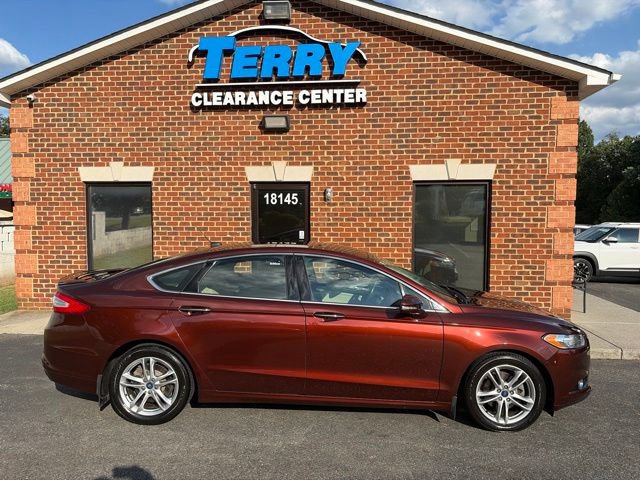 Used 2016 Ford Fusion Titanium FWD image 2