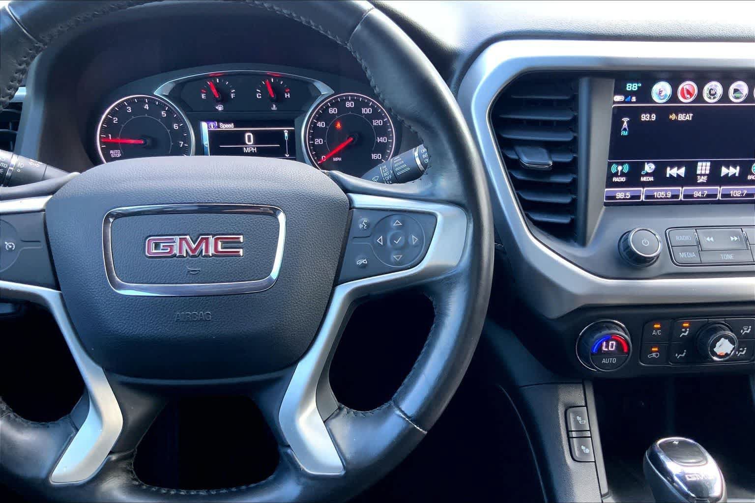 Used 2018 GMC Acadia SLE FWD image 25