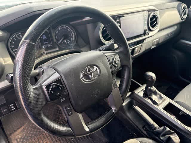 Used 2022 Toyota Tacoma TRD Off-Road AWD/4WD image 10