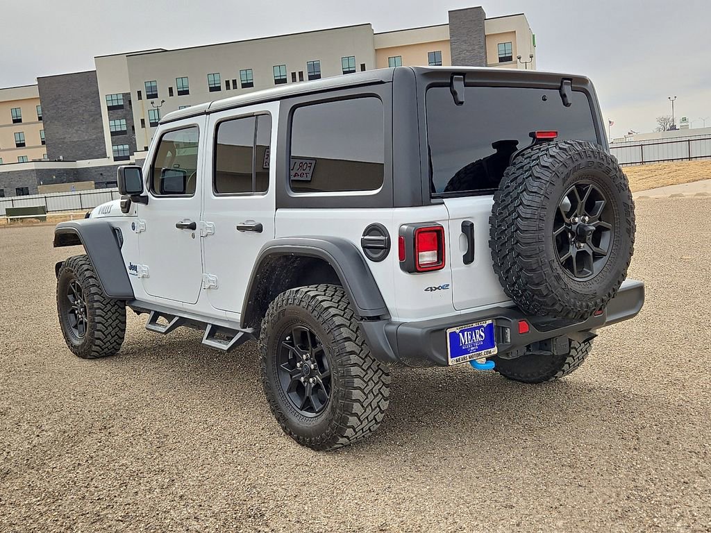 Used 2024 Jeep Wrangler Unlimited image 3