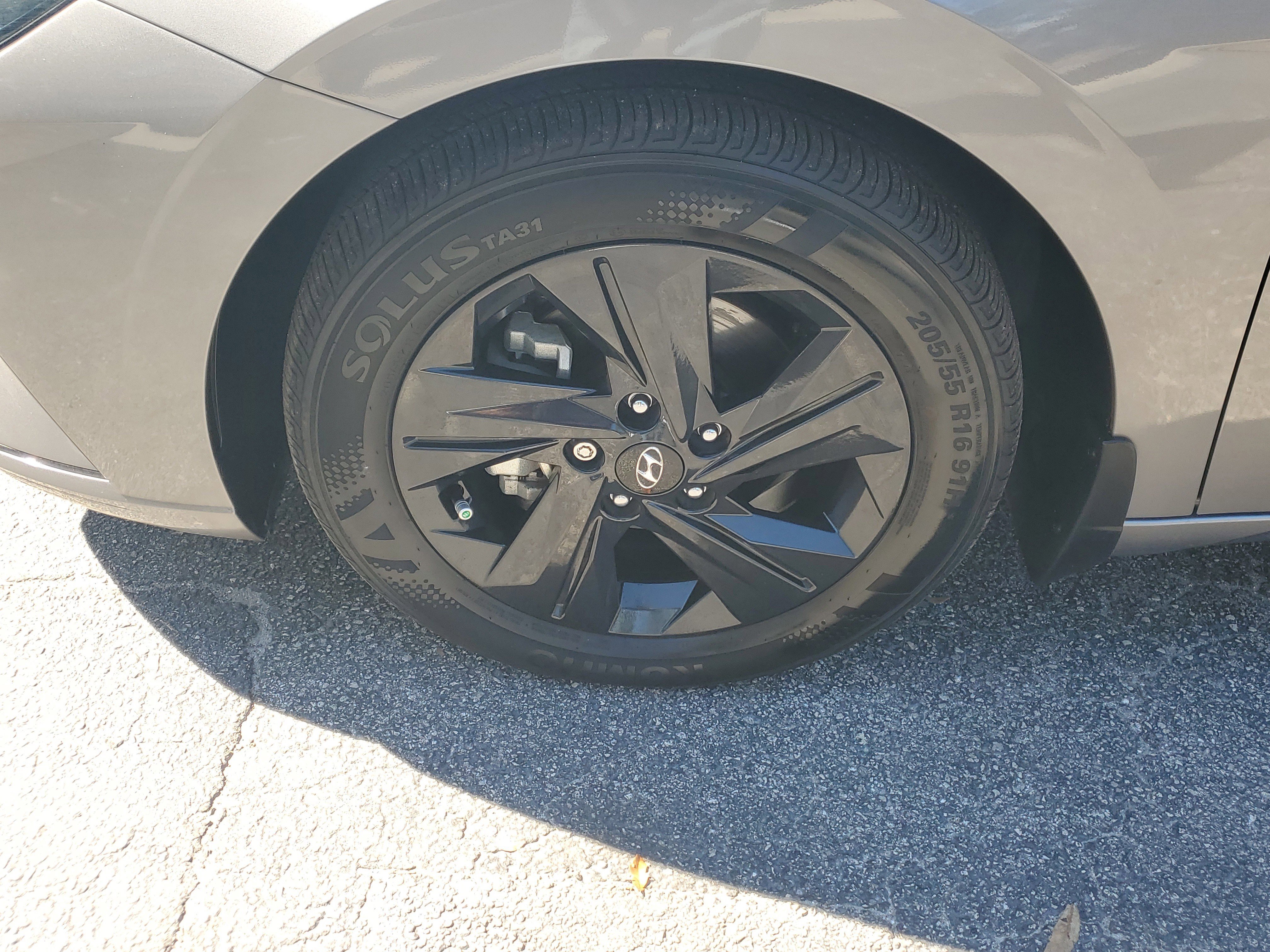 Used 2023 Hyundai Elantra SEL image 4