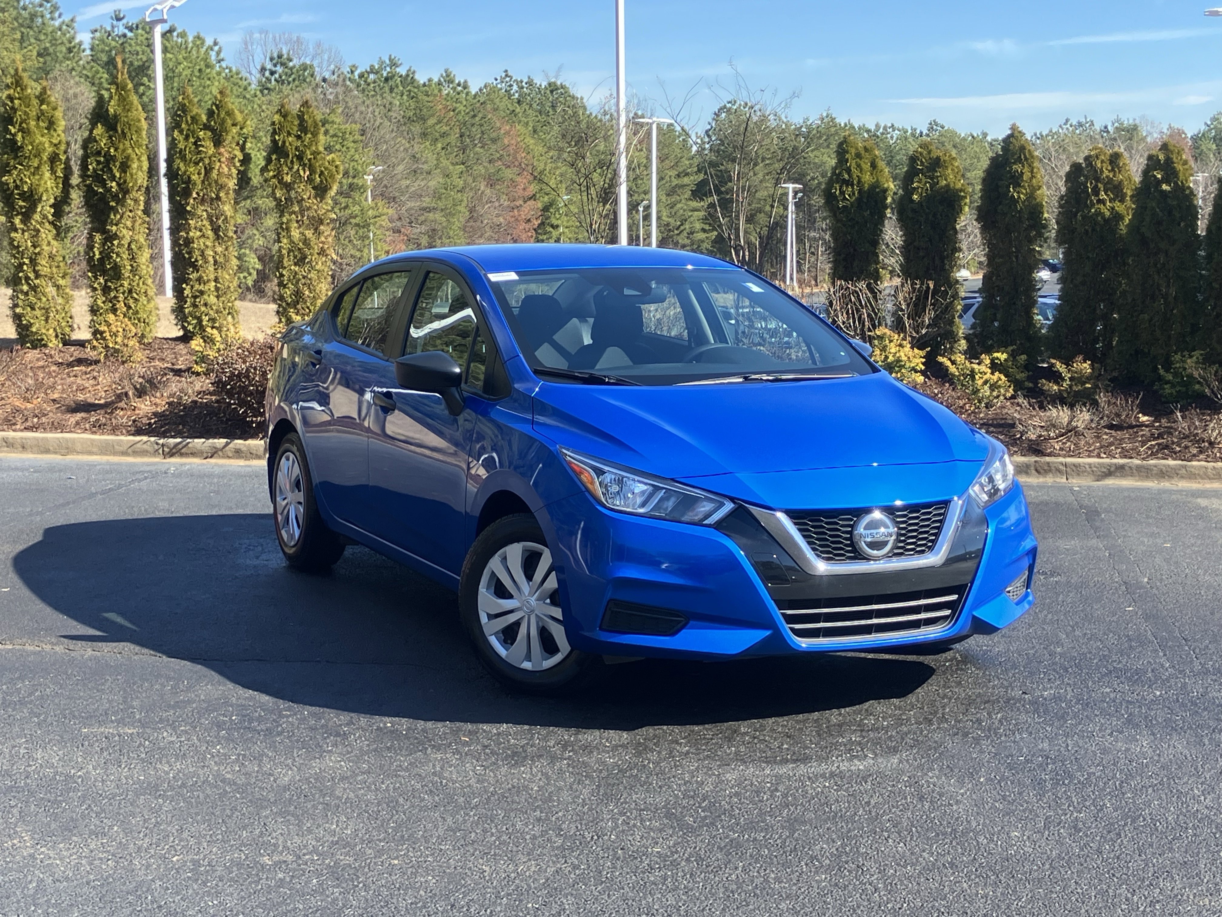 Used 2022 Nissan Versa S image 2