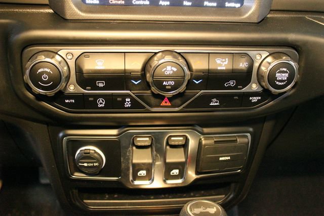 Used 2021 Jeep Wrangler Sport S image 24