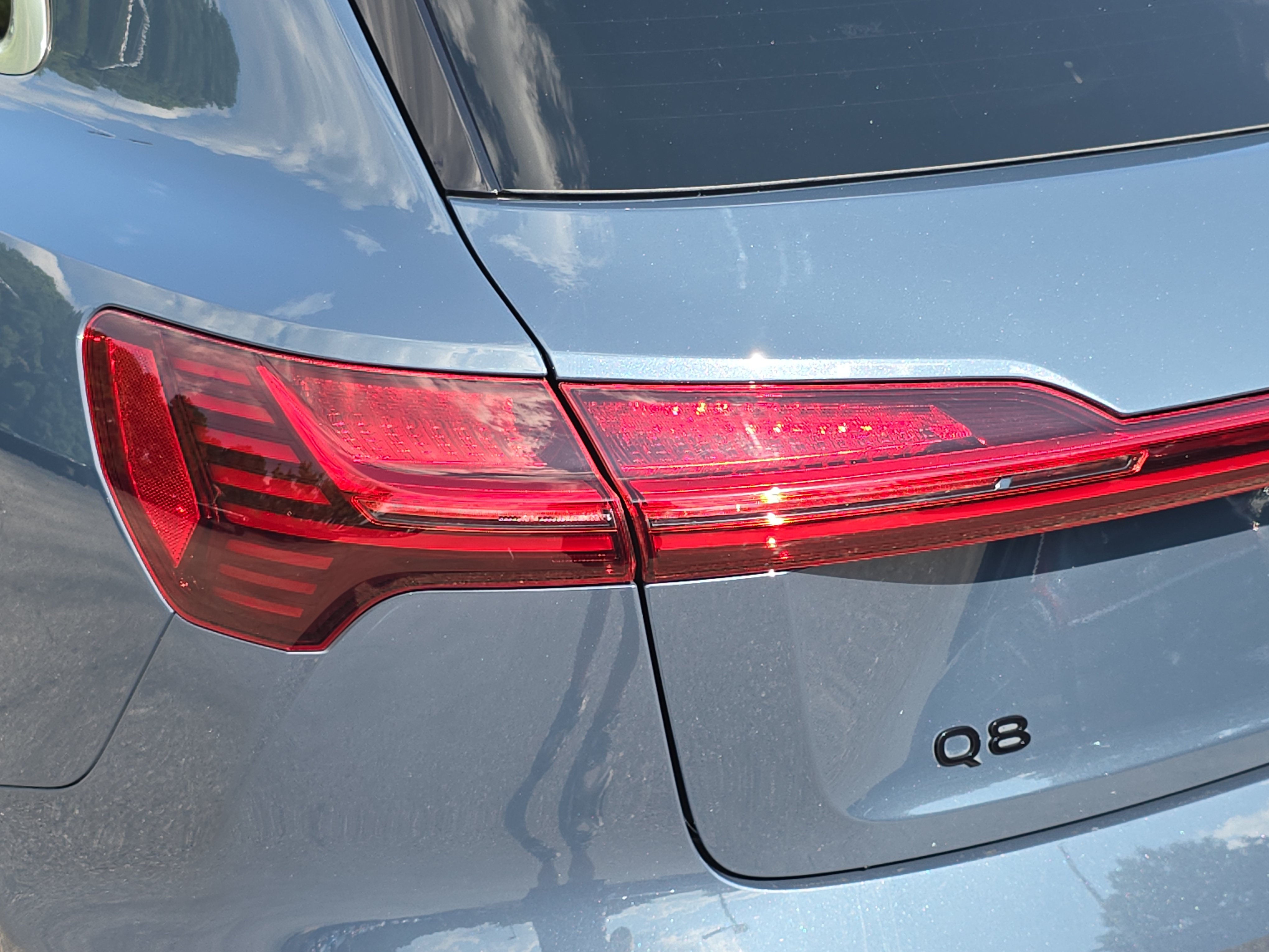 Used 2024 Audi Q8 e-tron Premium AWD/4WD image 35