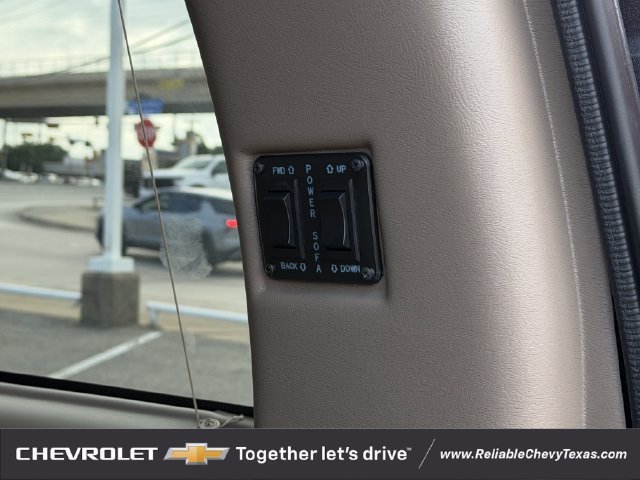 Used 2018 Chevrolet Express 2500 Extended w/ Enhanced Convenience Package RWD image 44