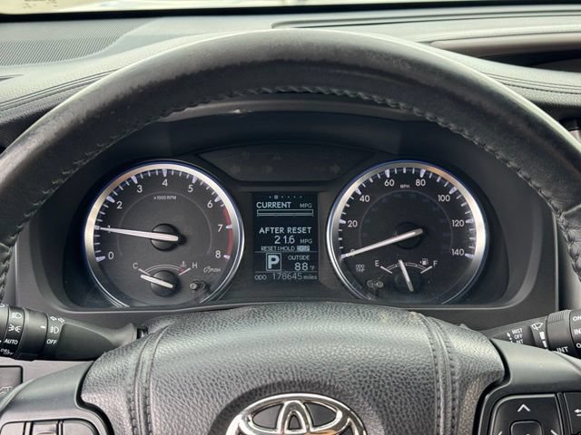 Used 2014 Toyota Highlander Plus AWD/4WD image 28