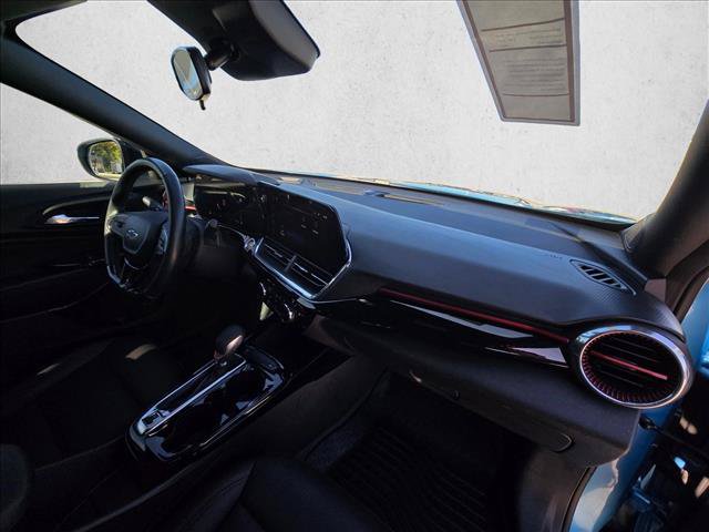 Used 2025 Chevrolet Trax RS w/ Driver Confidence Package FWD image 20