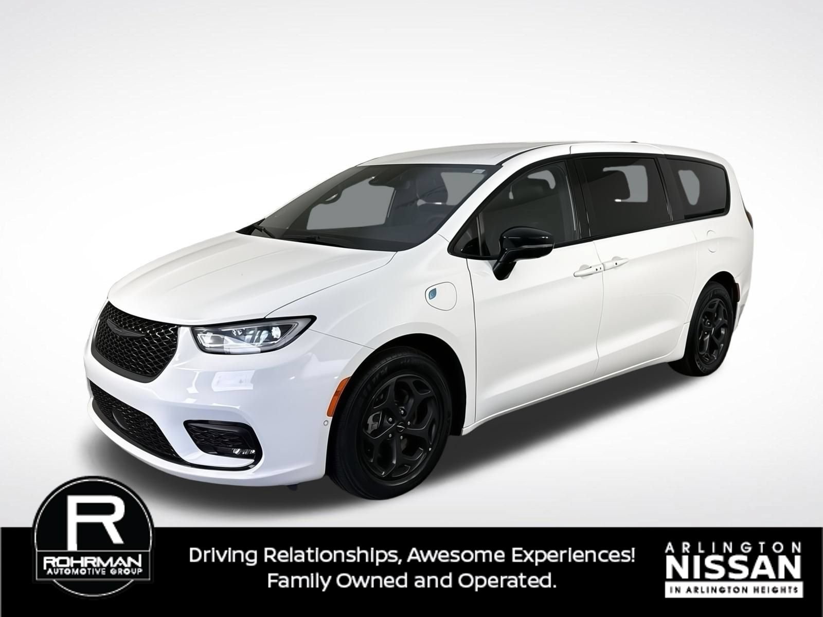 Used 2024 Chrysler Pacifica Limited FWD image 1