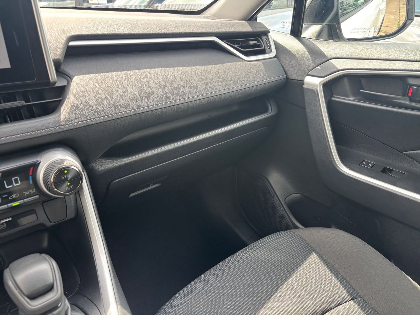 Used 2025 Toyota RAV4 LE image 34