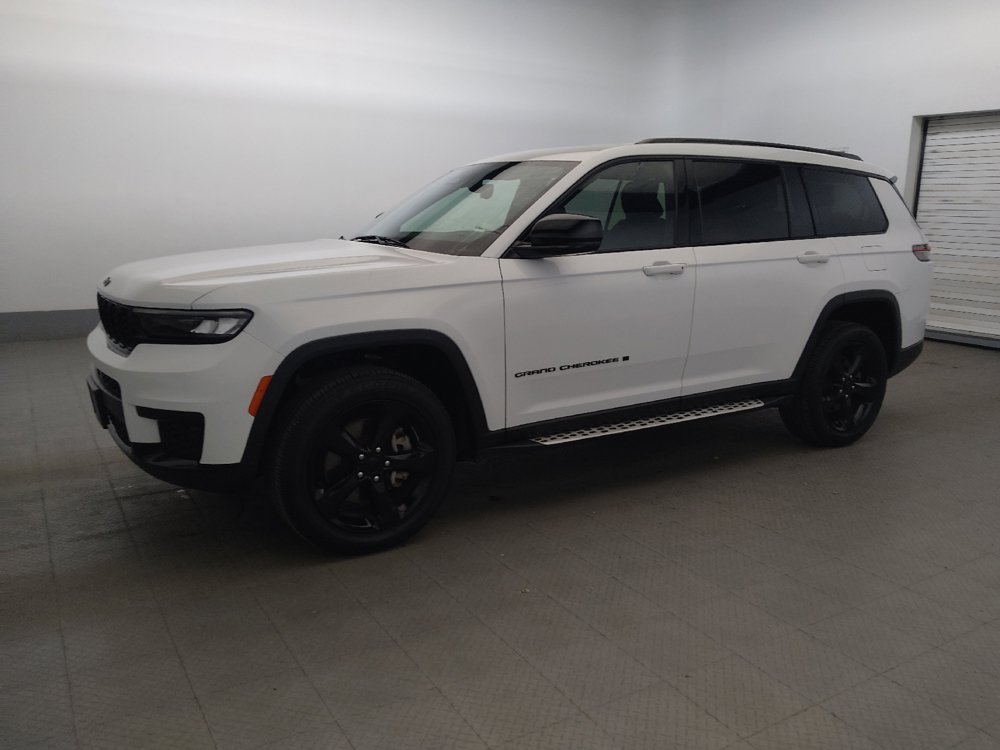 Used 2023 Jeep Grand Cherokee L Laredo AWD/4WD image 2