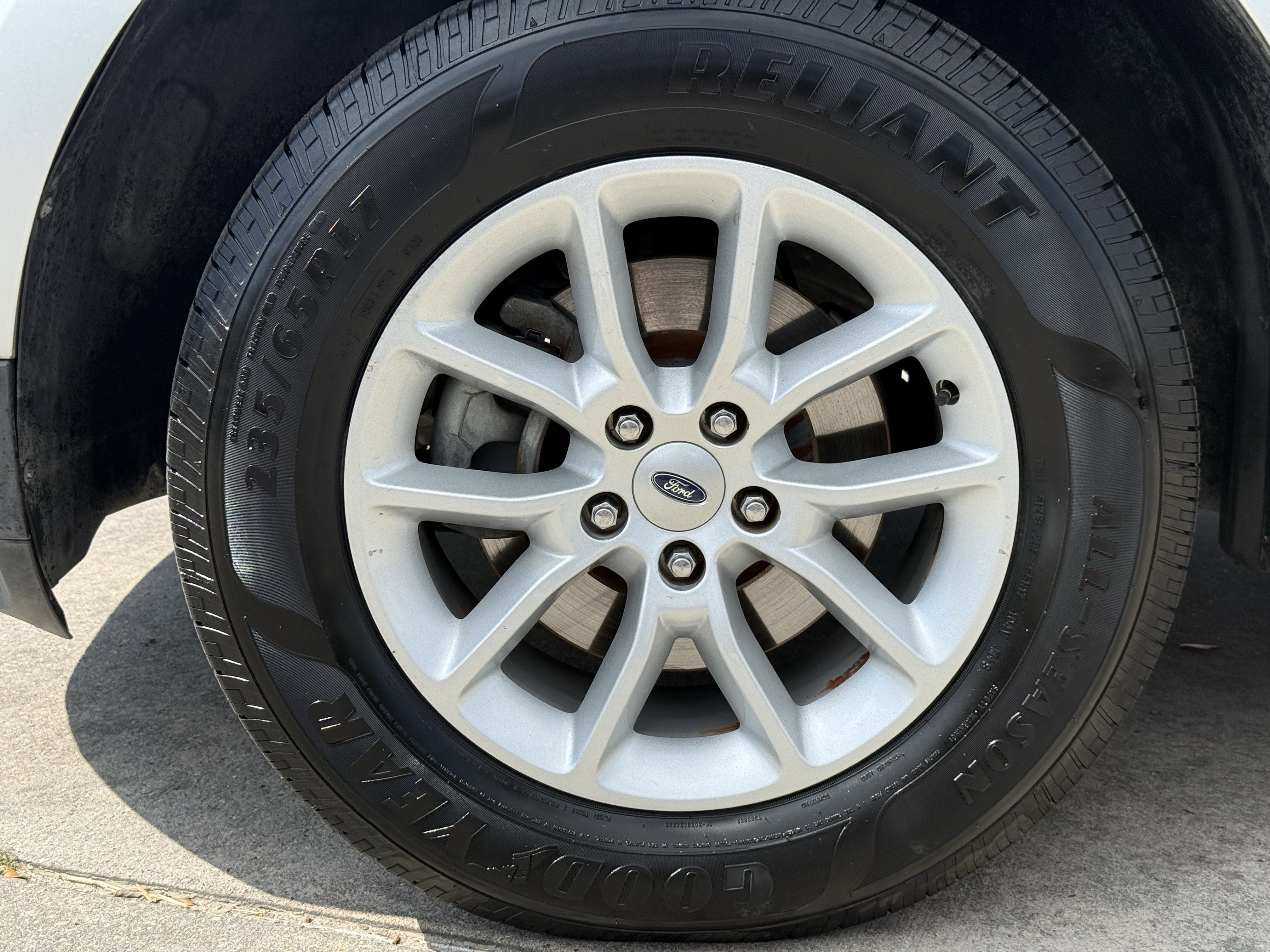 Used 2013 Ford Edge SE image 12