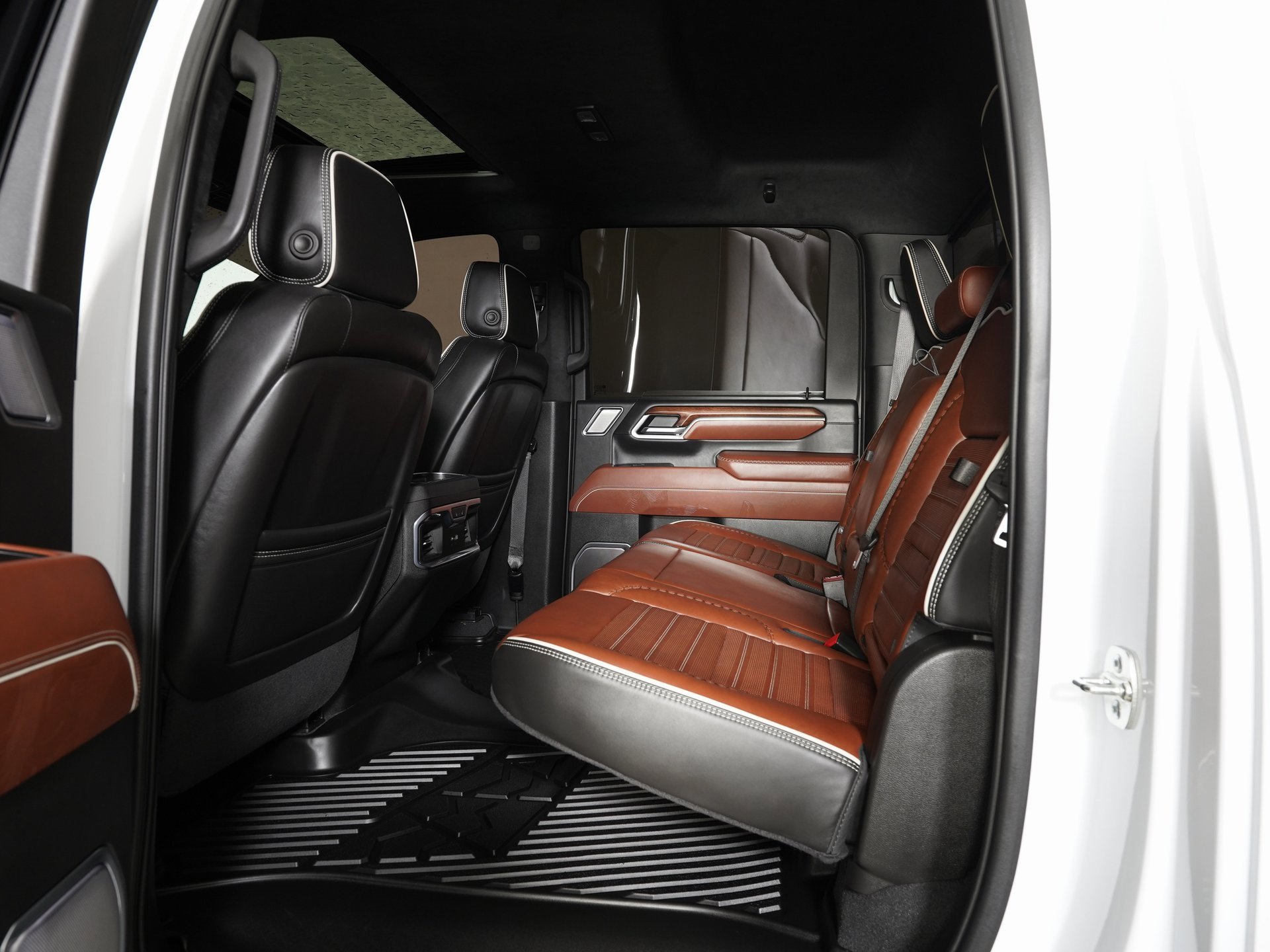 Used 2025 GMC Sierra 3500 Denali Ultimate image 11