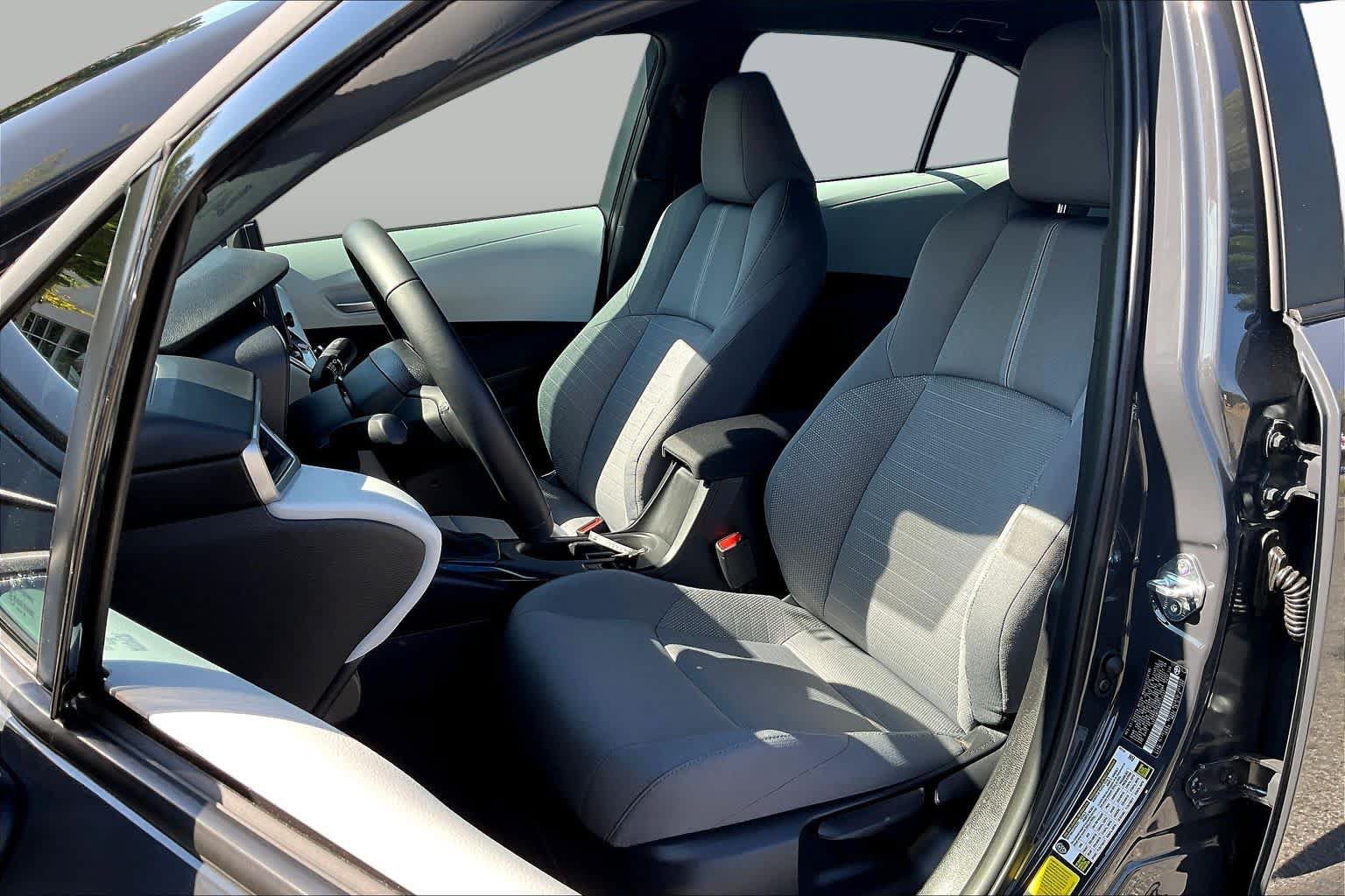 Used 2026 Toyota Corolla SE FWD image 8