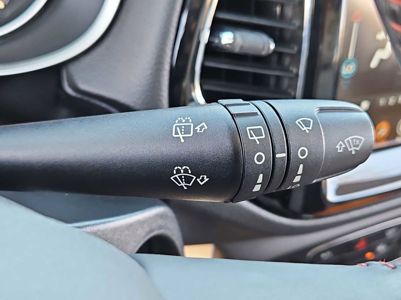 Used 2018 Jeep Compass Limited w/ Navigation Group FWD image 25