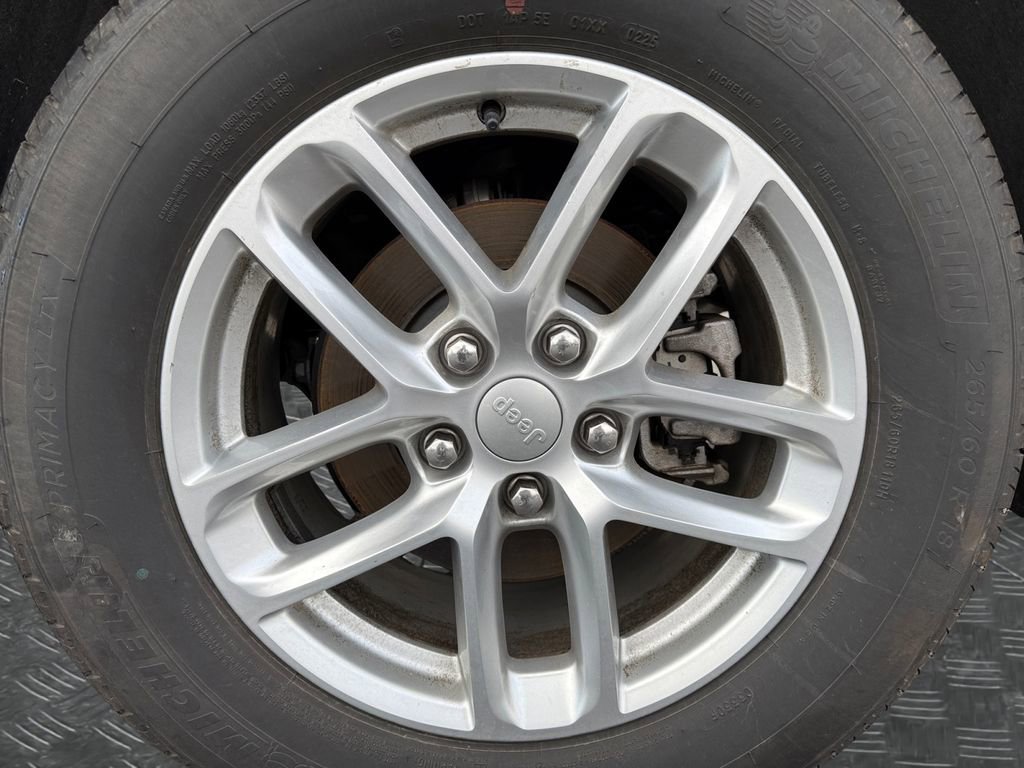 Certified 2025 Jeep Grand Cherokee Laredo X w/ Luxury Tech Group I image 20