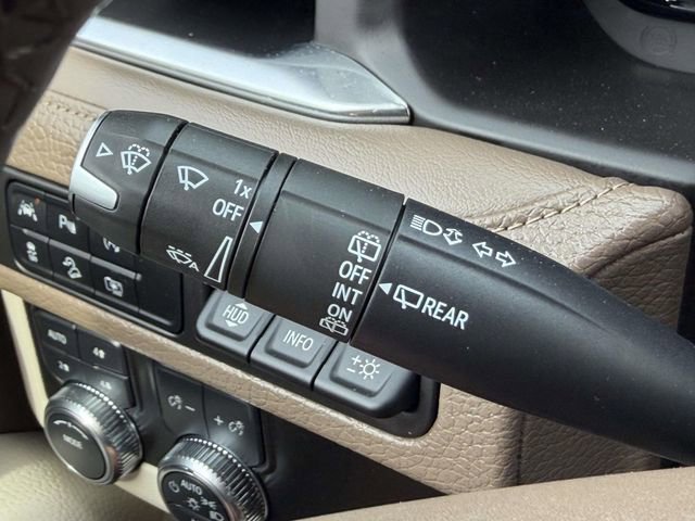 Used 2024 GMC Yukon XL Denali AWD/4WD image 19