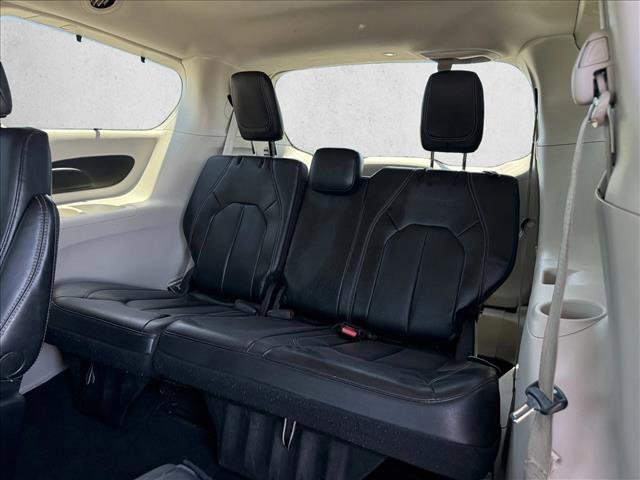 Used 2022 Chrysler Pacifica Touring-L FWD image 24