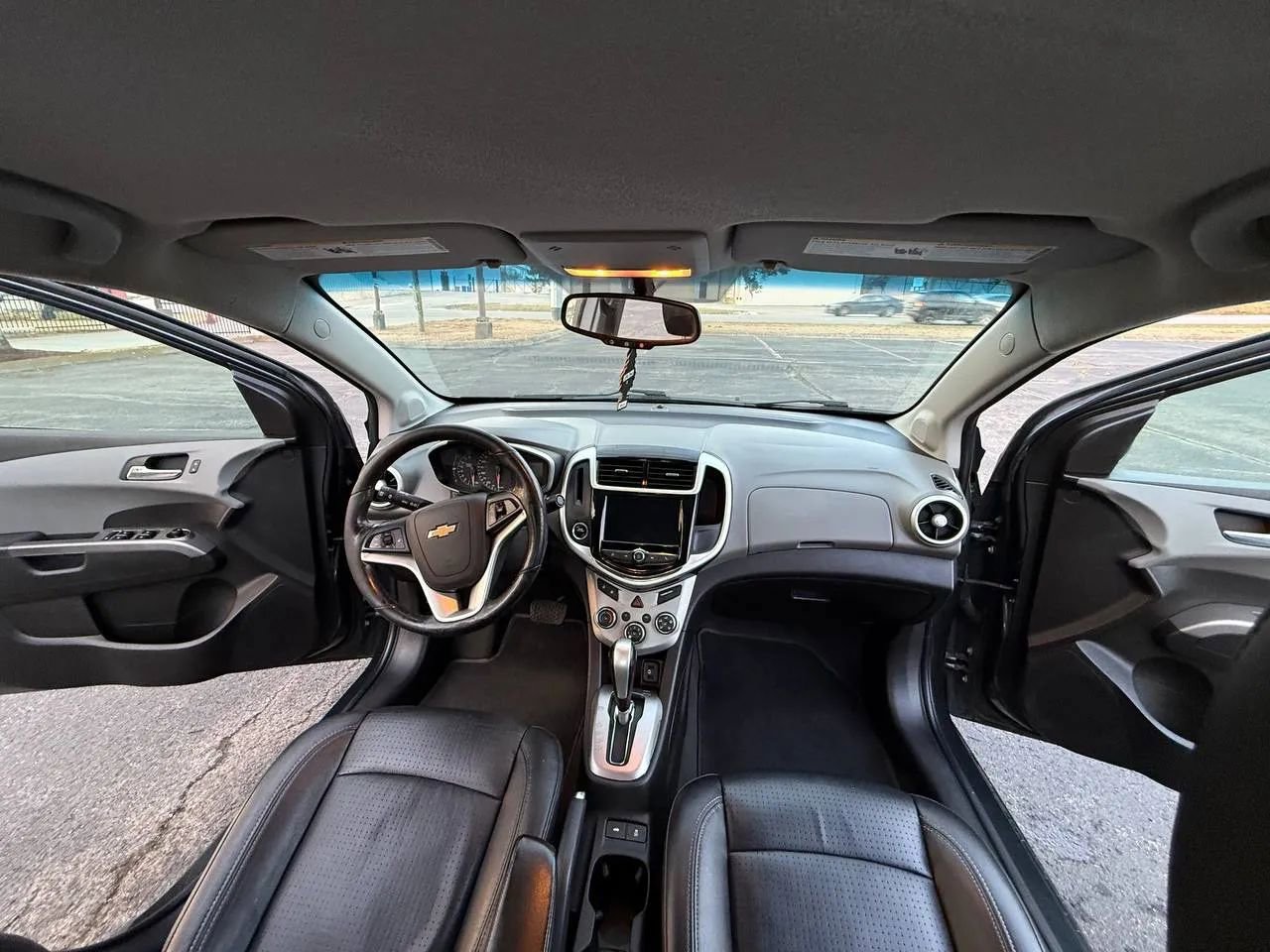 Used 2019 Chevrolet Sonic Premier FWD image 27