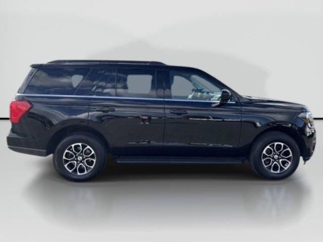 Used 2024 Ford Expedition XLT AWD/4WD image 8