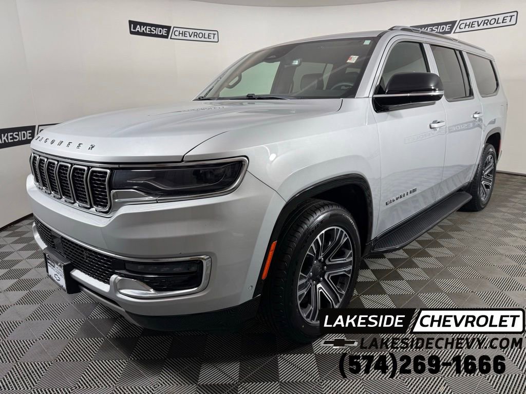 Used 2024 Jeep Wagoneer L Series II w/ Flexible Seating Group image 1