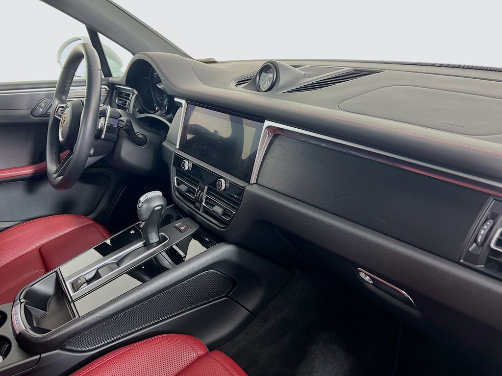 Certified 2023 Porsche Macan GTS image 31