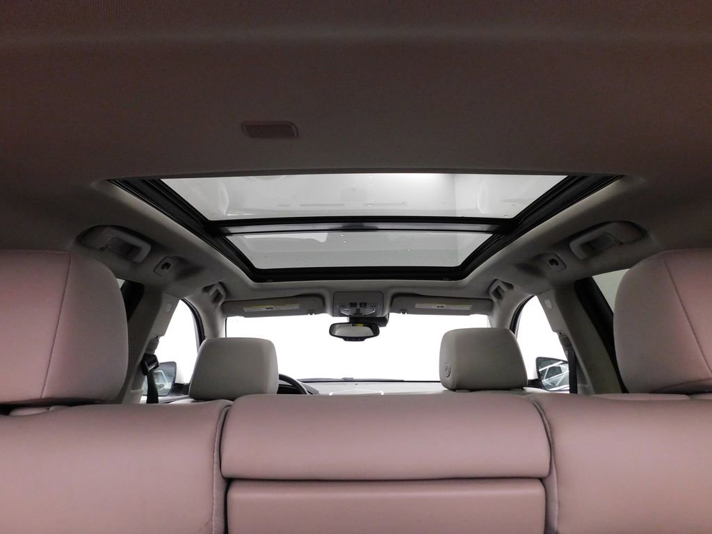 Used 2015 Cadillac SRX Performance w/ Driver Awareness Package image 19