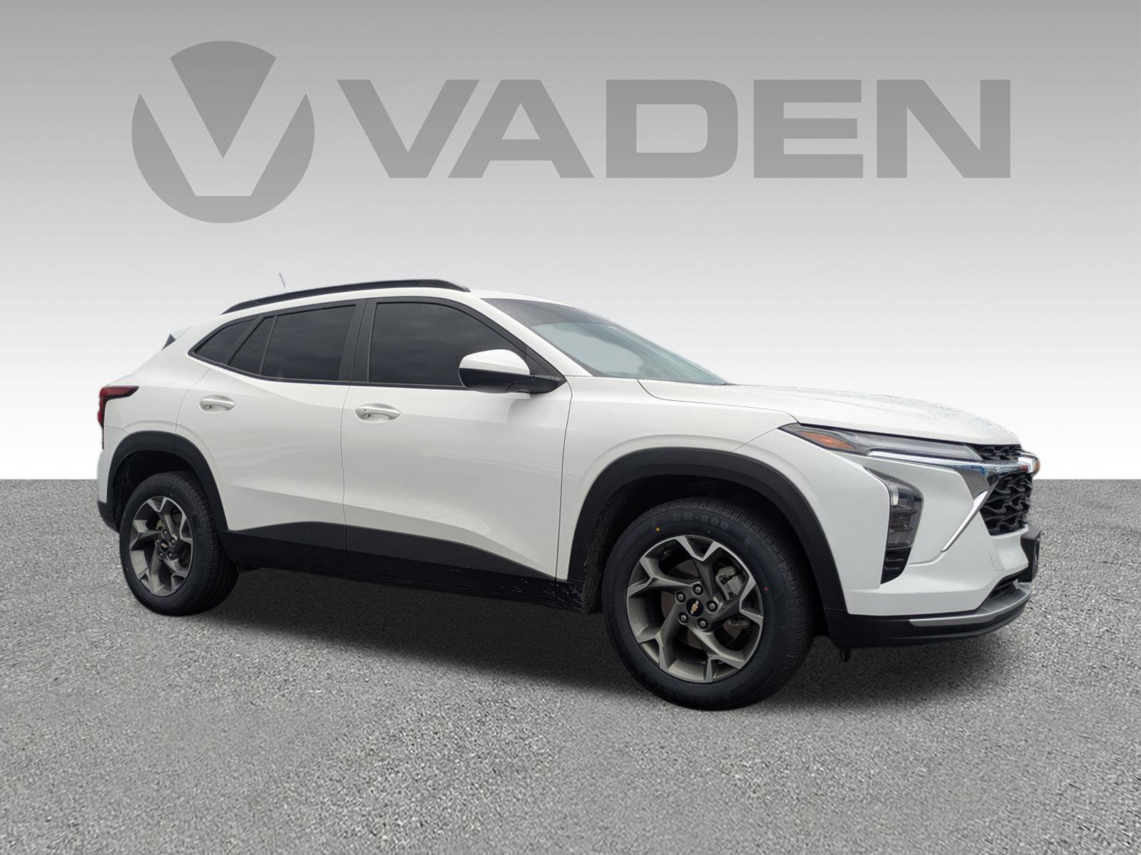 Used 2024 Chevrolet Trax LT w/ Driver Confidence Package image 3