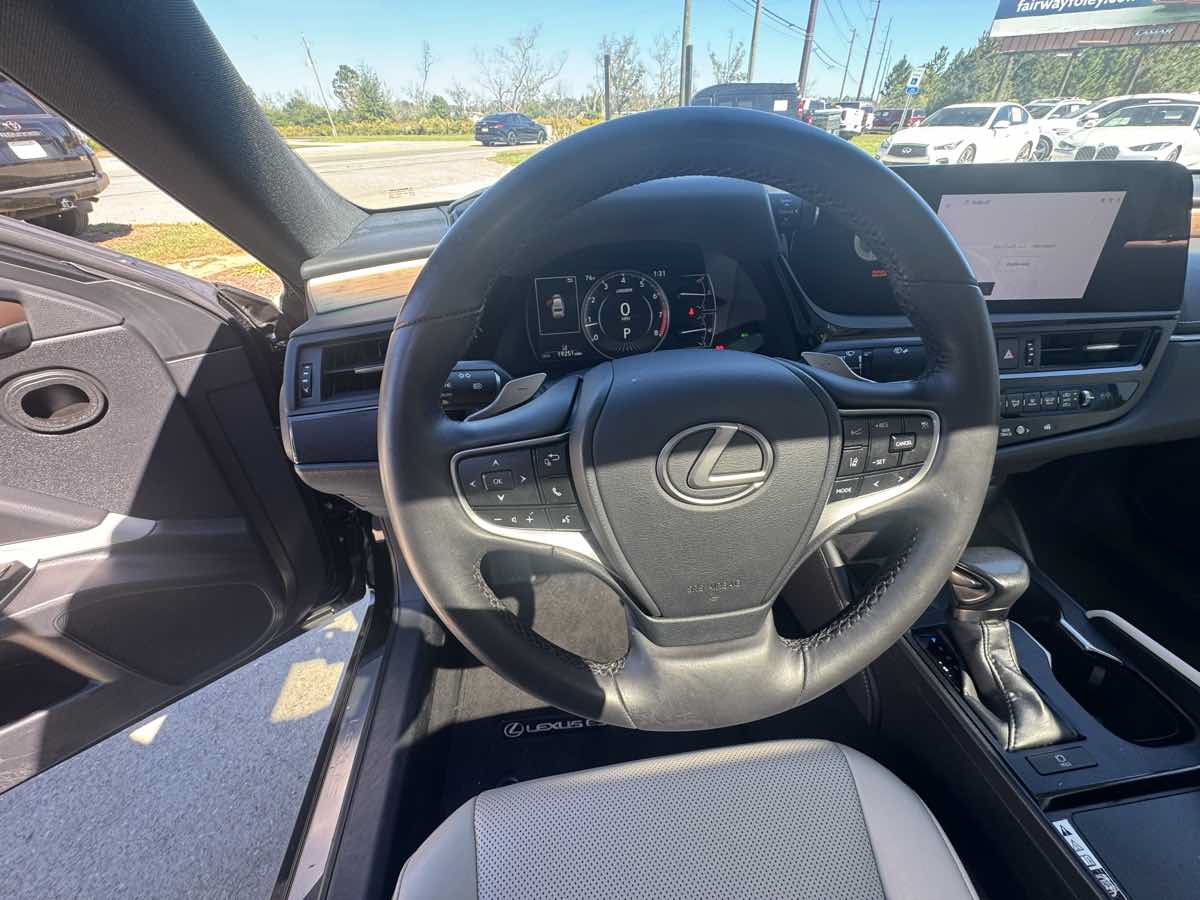 Used 2023 Lexus ES 350 w/ Premium Package FWD image 15