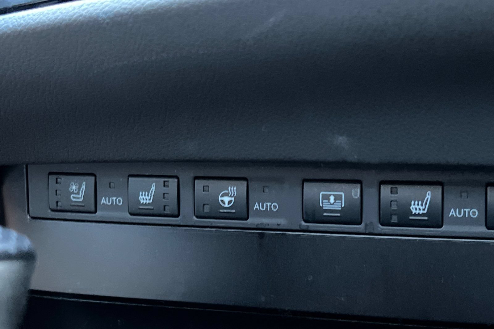Used 2024 Lexus ES 350 F Sport w/ Accessory Package (Z2) FWD image 29