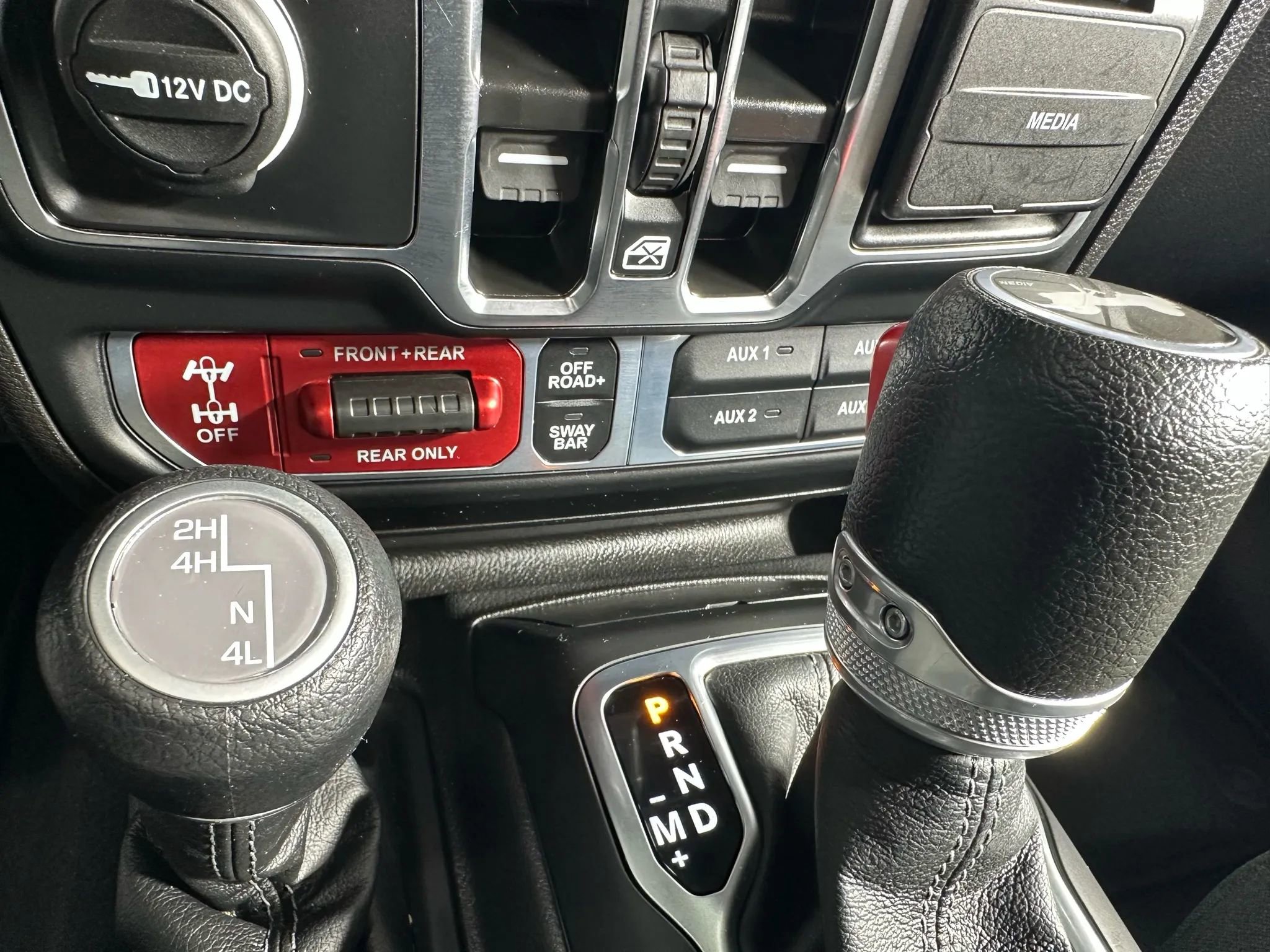 Used 2024 Jeep Wrangler Unlimited Rubicon w/ Convenience Group image 31