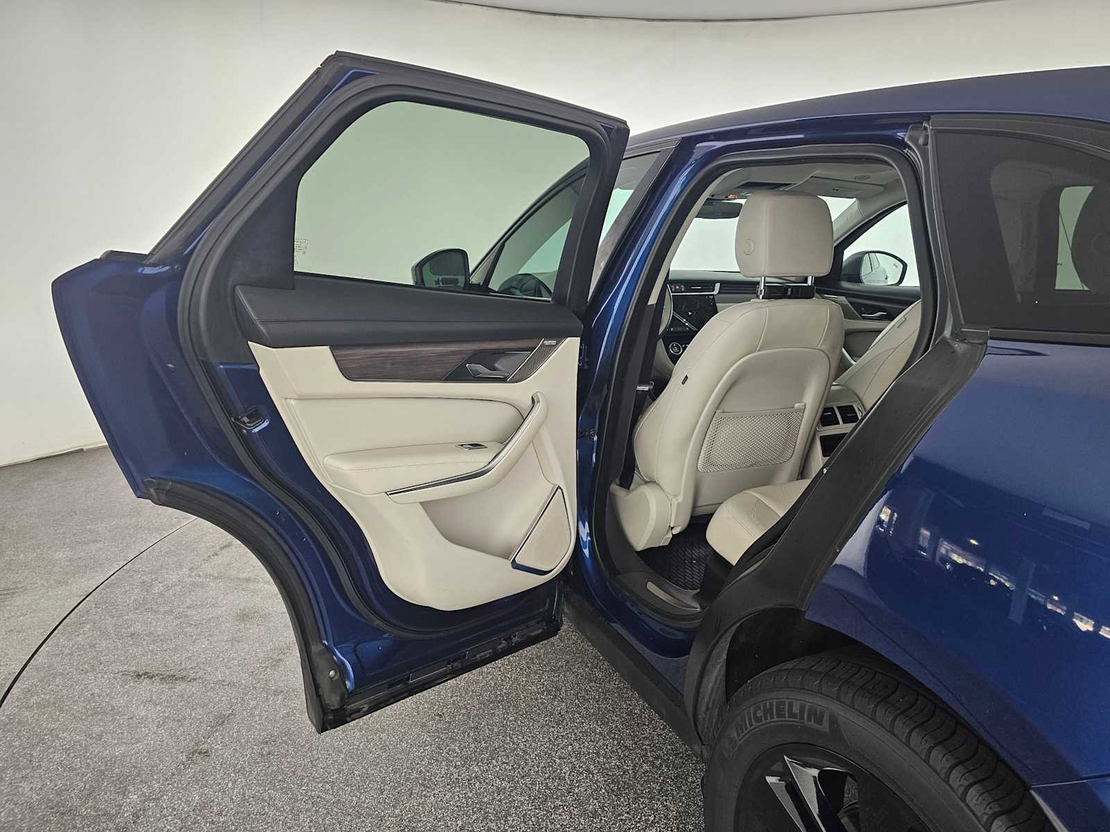 Used 2022 Jaguar F-PACE S image 15