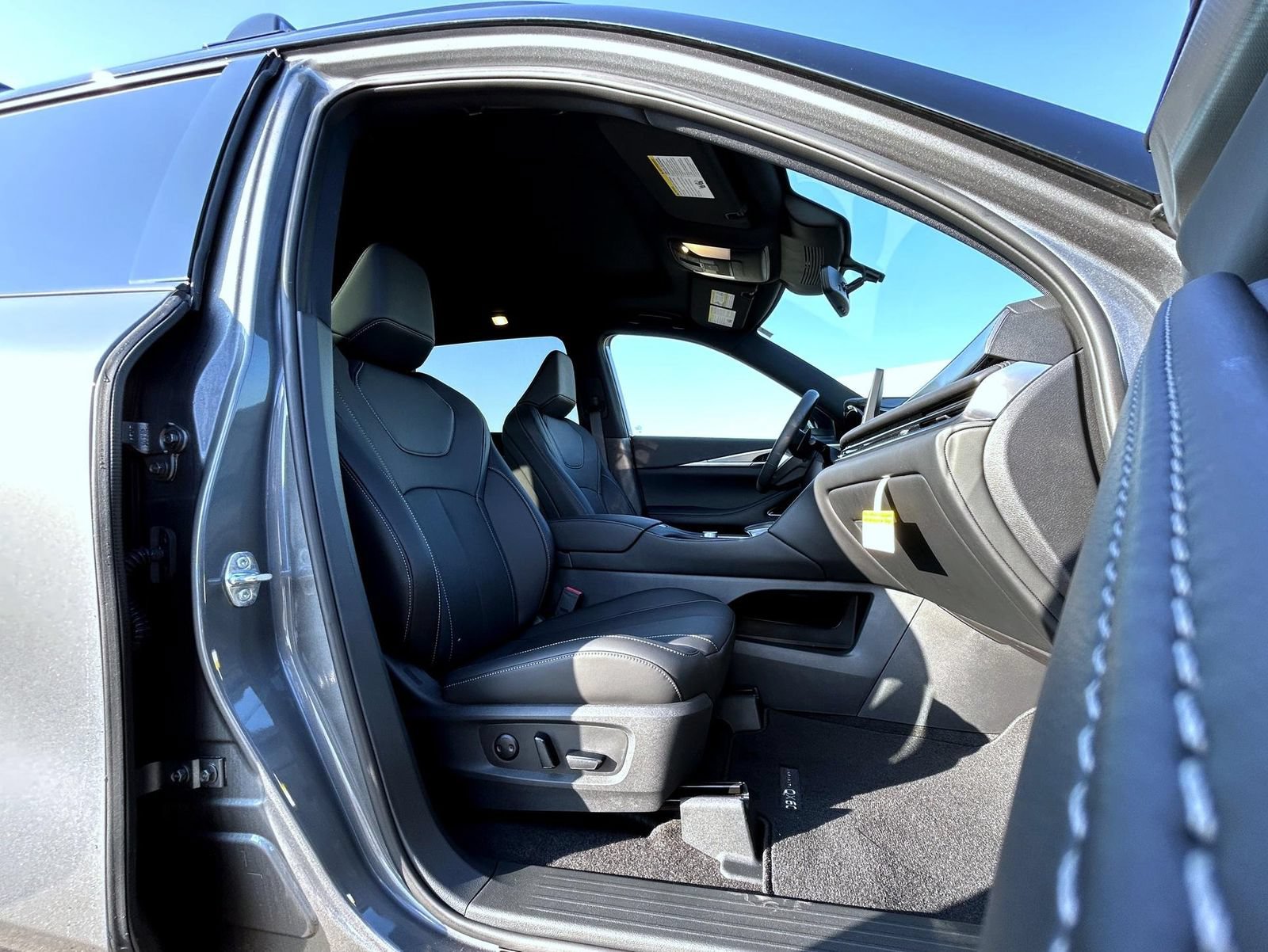 New 2027 INFINITI QX60 Sport w/ Dark Cargo Package AWD/4WD image 15