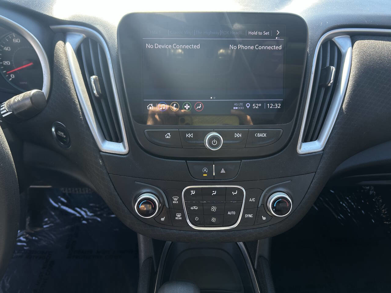Used 2022 Chevrolet Malibu LT image 13