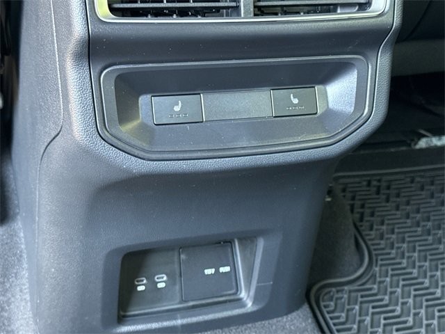 Used 2025 Volkswagen Atlas Cross Sport SEL Premium R-Line image 23