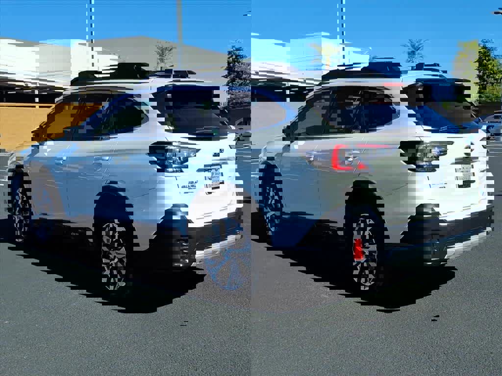 Certified 2022 Subaru Outback Limited image 5