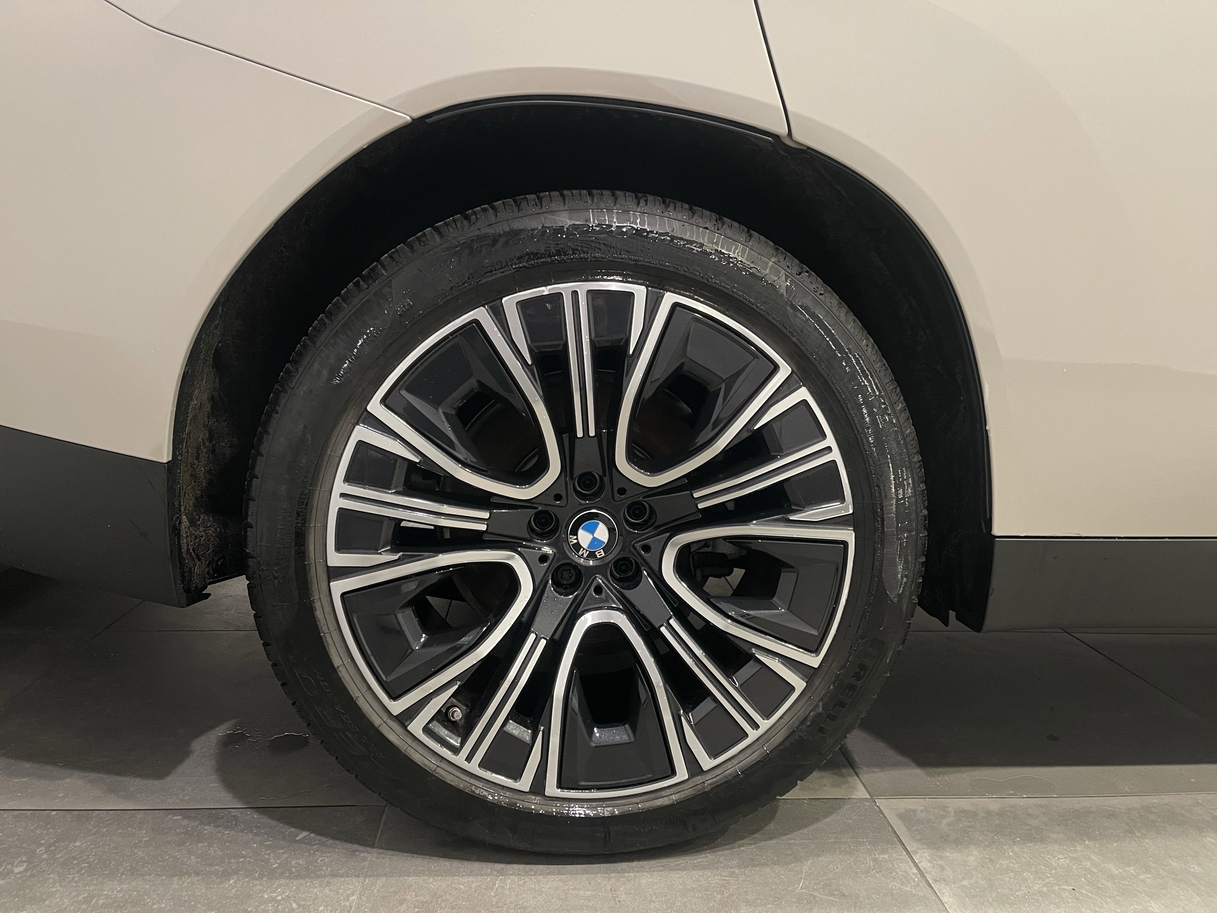 Used 2025 BMW X3 xDrive30i w/ Convenience Package image 9