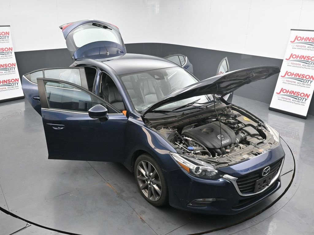 Used 2018 MAZDA MAZDA3 Touring image 25