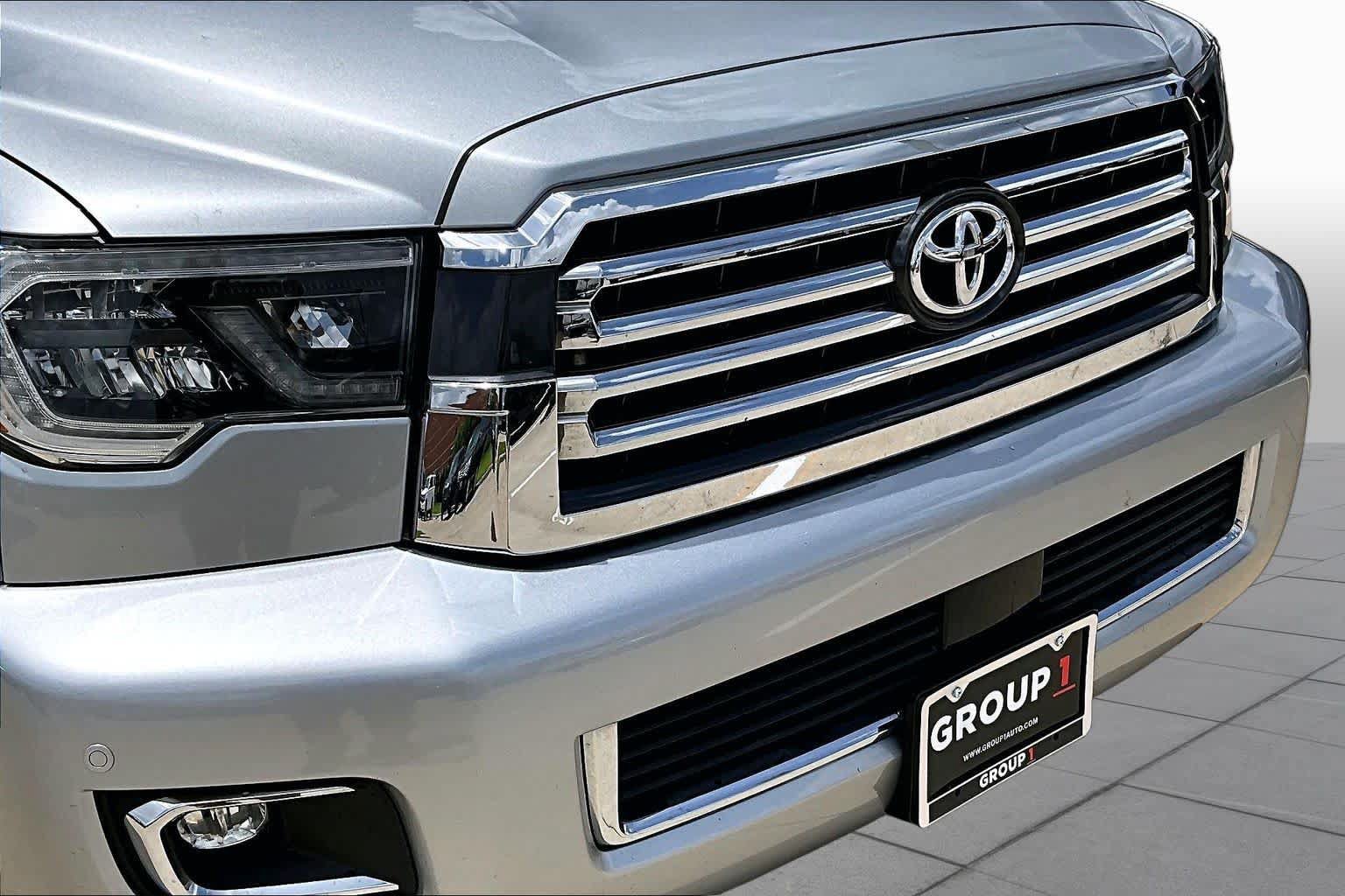 Used 2020 Toyota Sequoia Platinum RWD image 30