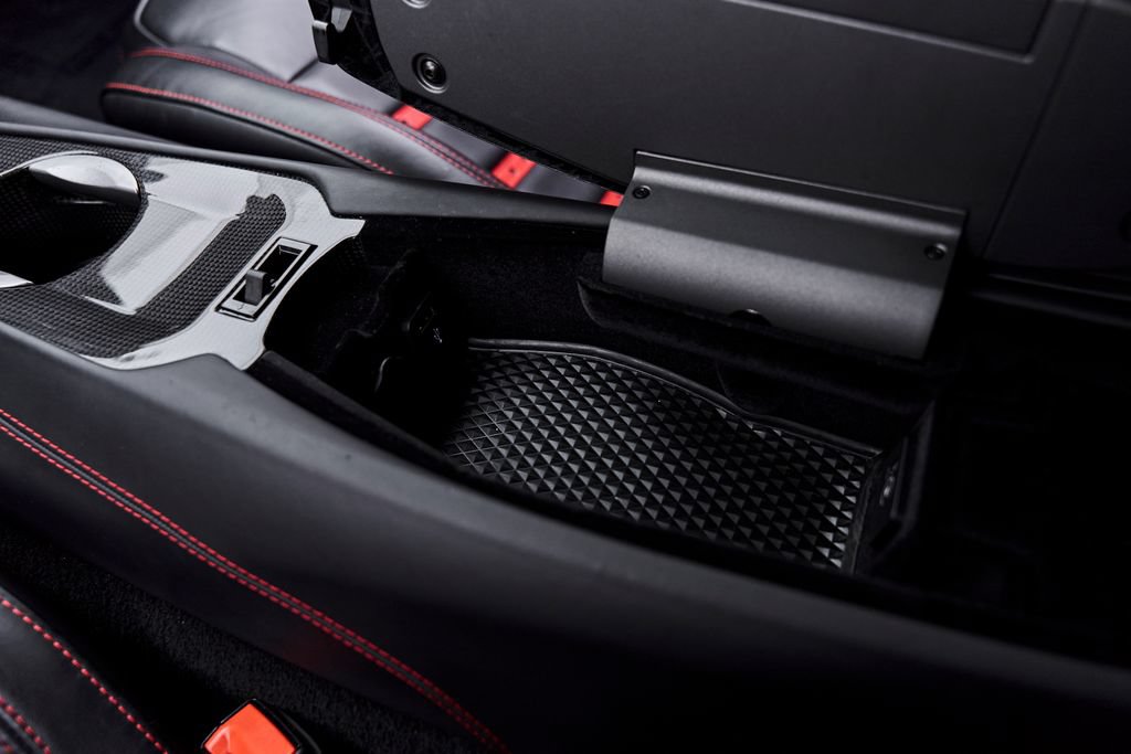 Used 2016 Ferrari F12 Berlinetta RWD image 82