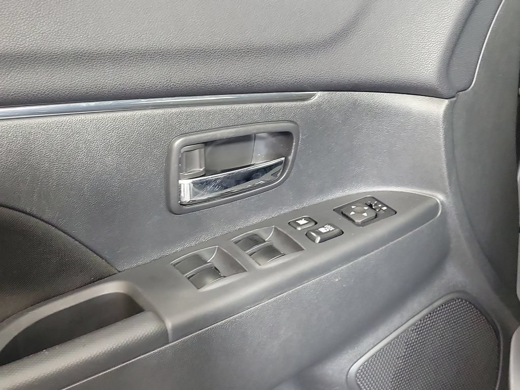 Used 2025 Mitsubishi Outlander Sport LE AWD/4WD image 16