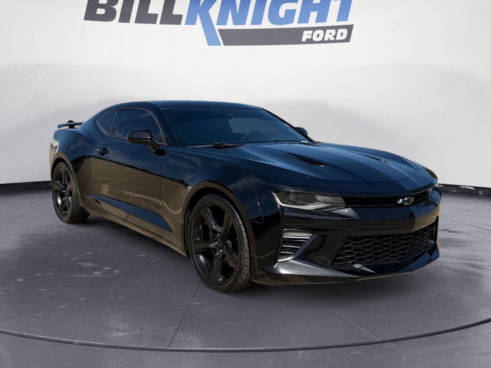 Used 2018 Chevrolet Camaro SS RWD image 7