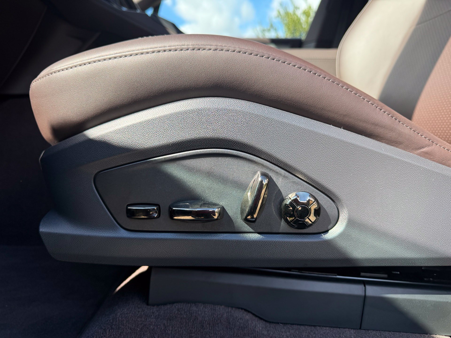 New 2026 Porsche Cayenne Electric AWD/4WD image 28