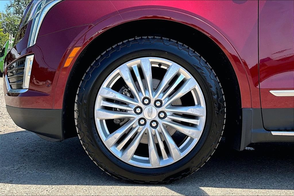Used 2017 Cadillac XT5 Premium Luxury w/ Driver Assist Package AWD/4WD image 12