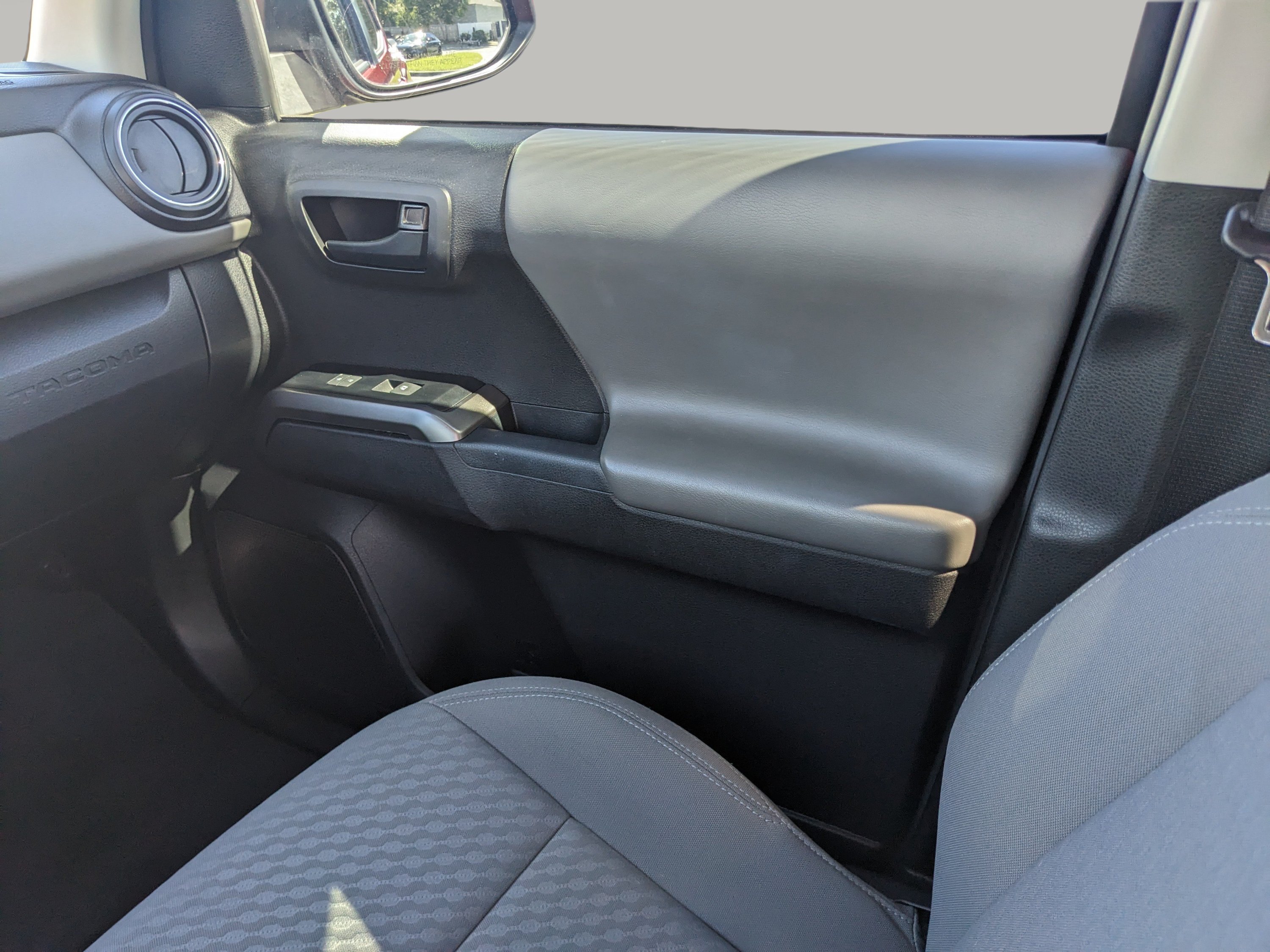 Used 2023 Toyota Tacoma SR5 RWD image 16