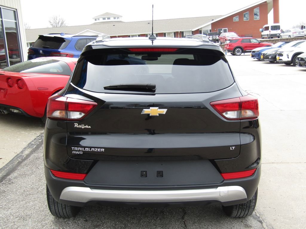 Used 2025 Chevrolet TrailBlazer LT image 4