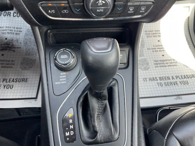 Used 2019 Jeep Cherokee Latitude Plus w/ Comfort/Convenience Group image 26