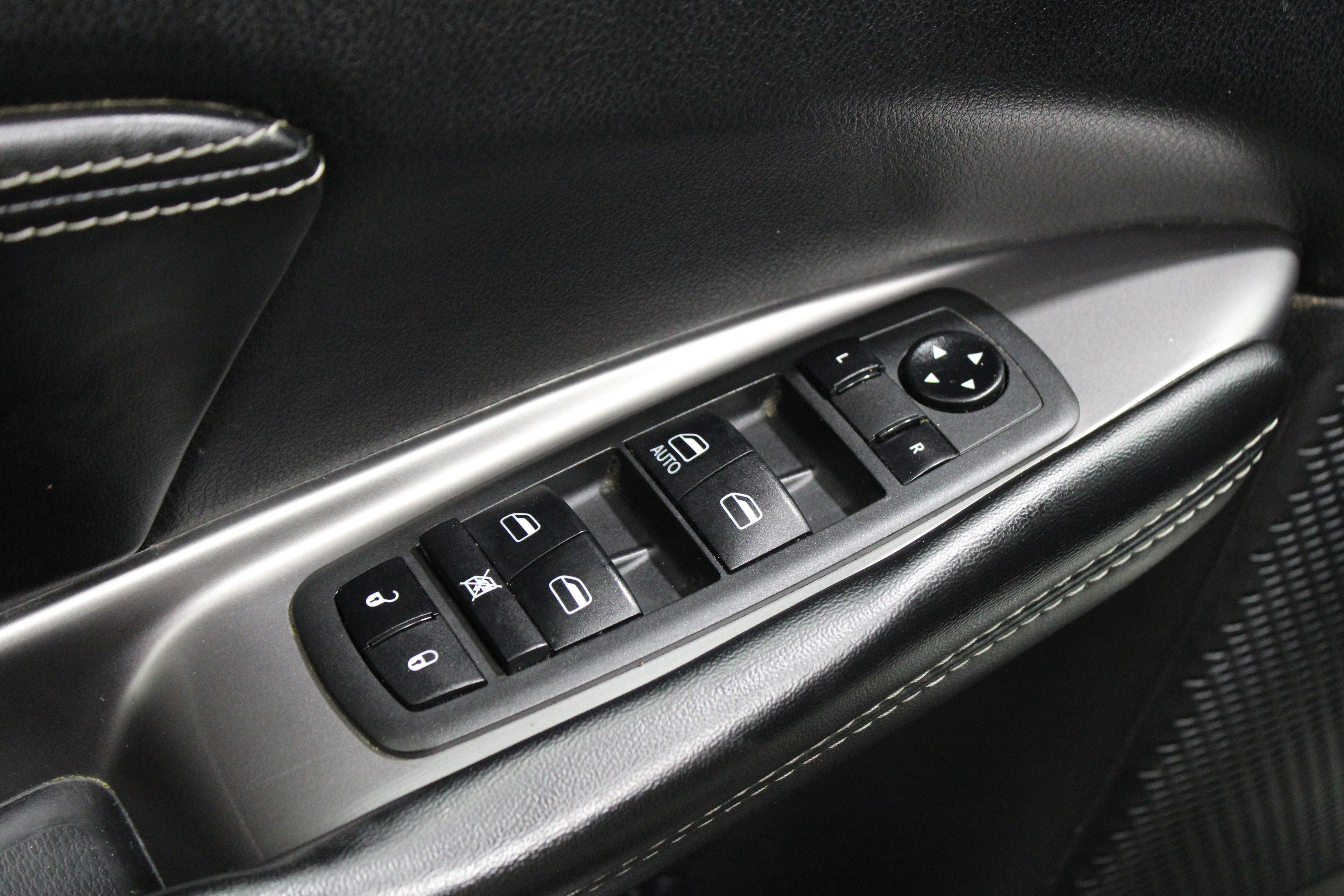 Used 2020 Dodge Journey Crossroad image 4
